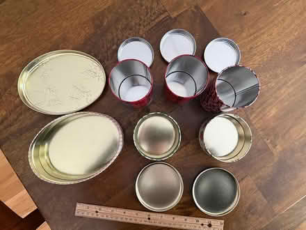 Photo of free Small Cookie Tins (Groton, Hoyts Wharf Road) #2