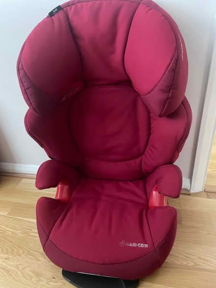 Photo of free Child car seats (Byfleet KT14) #1