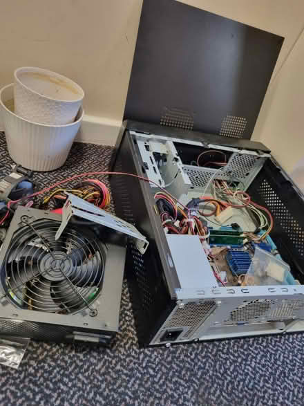 Photo of free Electrical stuff (SE20) #3