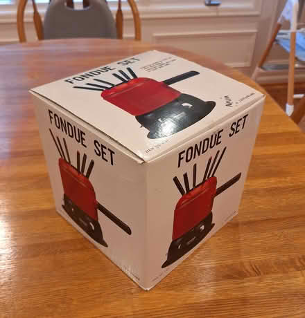 Photo of free fondue set (in Sammamish near Beaver Lake) #1