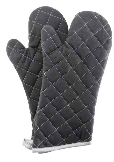 Photo of oven mitts (Pinerow Cres Waterloo) #1