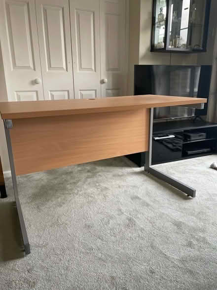 Photo of free Desk (Bracknell RG12) #1