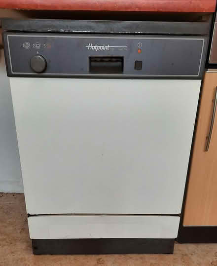 Photo of free hero dishwasher not yet for Vahalla (Wrexham LL13) #1