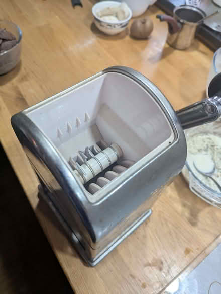 Photo of free Ice crusher (NW9) #1