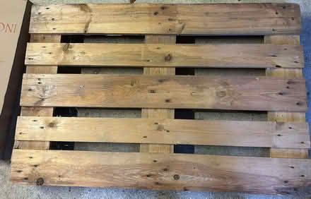 Photo of free Wooden pallet (Bicester OX26) #1