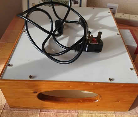 Photo of free Light box (DE21) #3