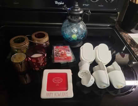 Photo of free misc scent related items (Corner Guilford/Oakland Mills) #1