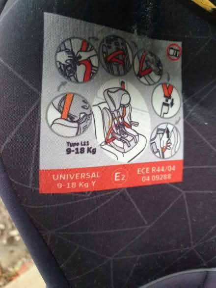 Photo of free Child car seat 9kg-18kg (Warley HX2) #2