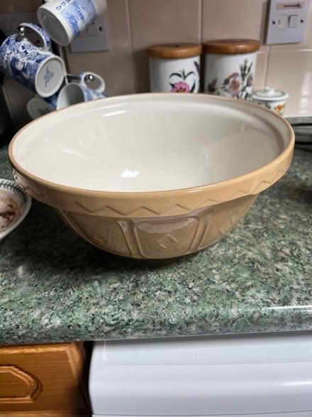 Photo of free Mason Cash vintage mixing bowl (GU14) #1