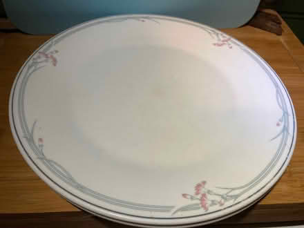 Photo of free Dinner plates and serving bowls (Battersea SW11) #2