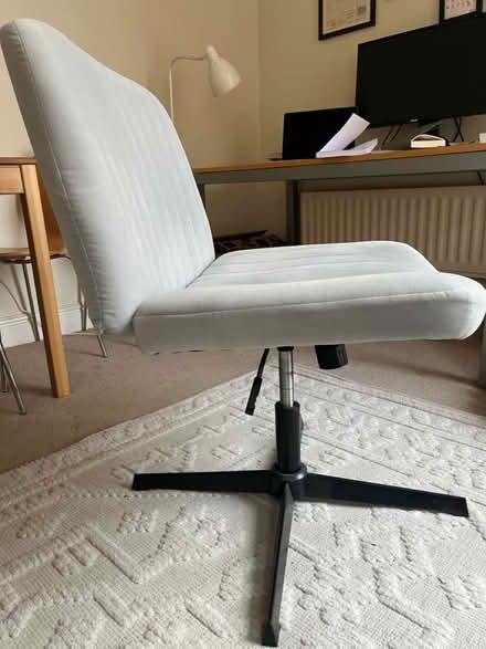 Photo of free Wide seated office chair (Oxford OX1) #2