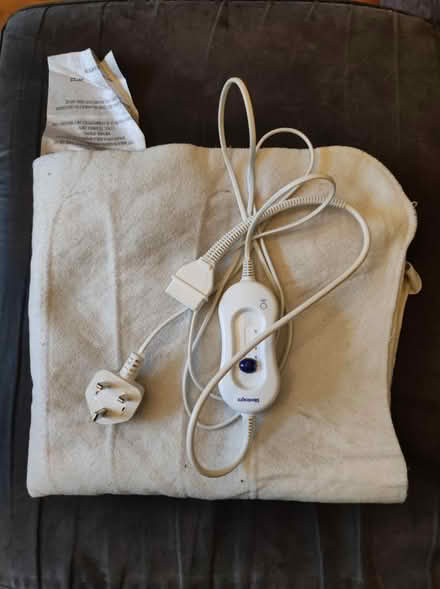 Photo of free Single electric blanket (East Acton W12) #1