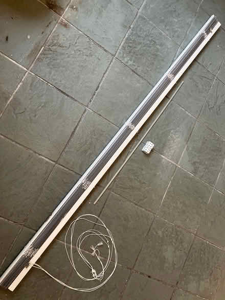 Photo of free Blind - Venetian, white (CT14) #1