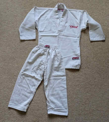 Photo of free martial arts suit ("gi") (Yatton Keynell SN14) #1
