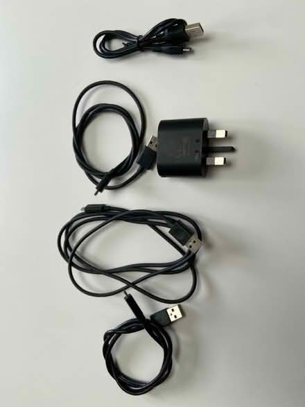 Photo of free 4x USB chargers (Amersham Common HP7) #1