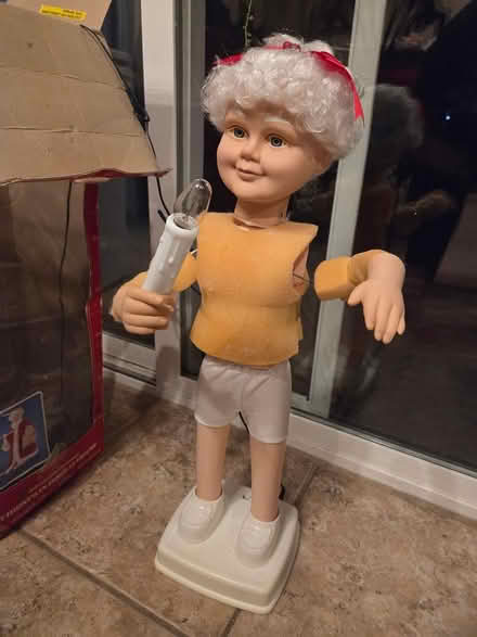 Photo of free Vintage Mrs. Claus Animatronic (Marlboro) #1