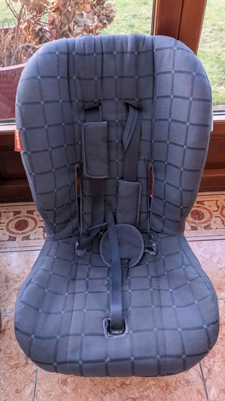 Photo of free Childs Car Seat Blue (IP9) #1
