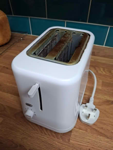 Photo of free 2 slice toaster (Penrith CA11) #1