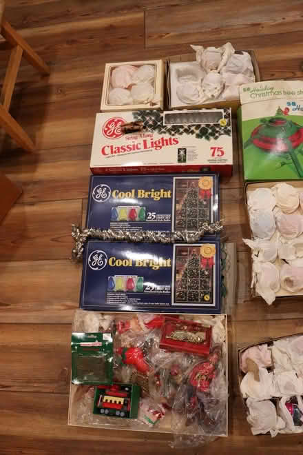 Photo of free Christmas lights, ornaments, etc (Hawthorne, NY) #2