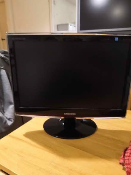 Photo of free Monitor samsung (Sheriff hill NE9) #3
