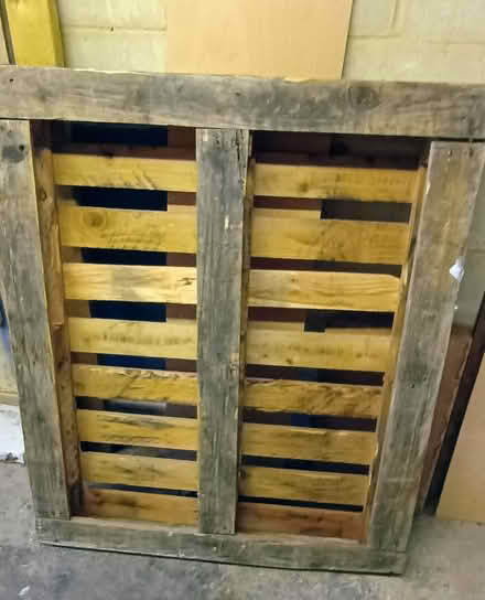 Photo of free Wood pallet (West Bognor PO21) #1