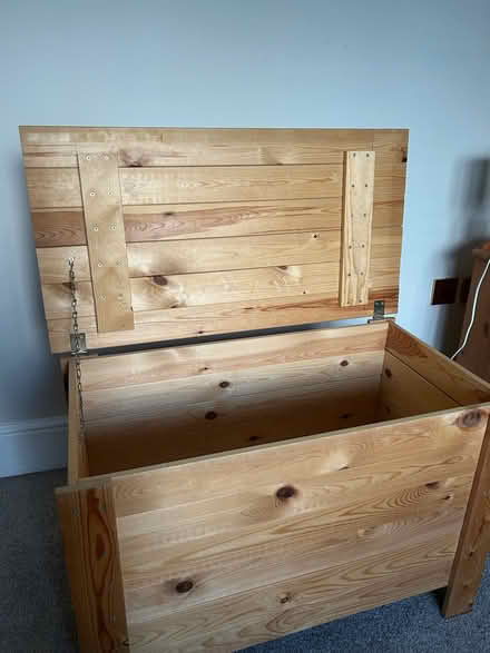 Photo of free pine storage box (Clieves Hills L39) #2