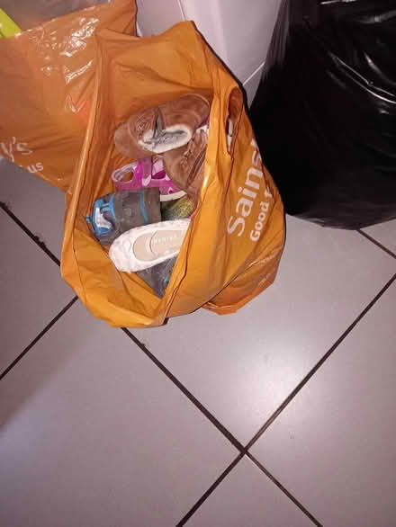 Photo of free 5large bags girls clothees&shoes (Richmond TW9) #2