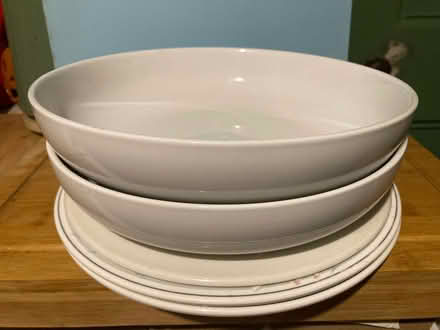 Photo of free Dinner plates and serving bowls (Battersea SW11) #1