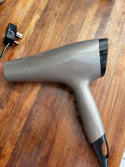 Photo of free Powerful hair dryer (Bengeo SG14) #1