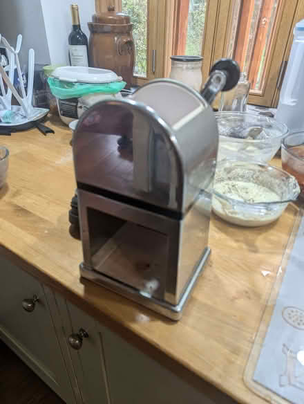 Photo of free Ice crusher (NW9) #2