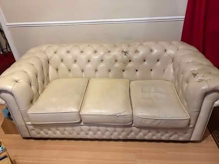 Photo of free 3.seater leather chesterfield sofa (Dagenham RM9) #1