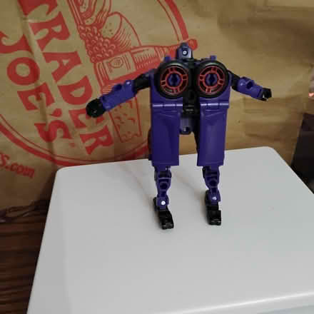 Photo of free Shadowstriker Transformer Toy (Darien) #2