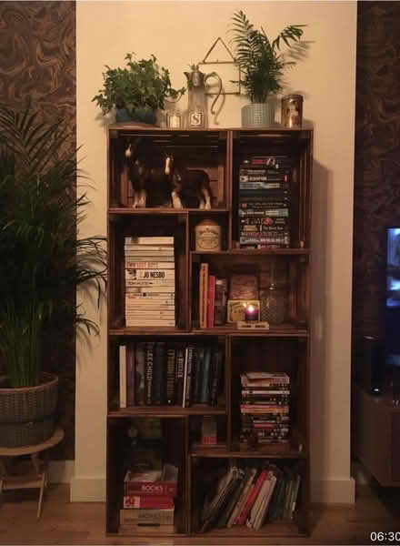 Photo of furniture, round table with chairs, bookshelf (Shepherds Bush W12) #2