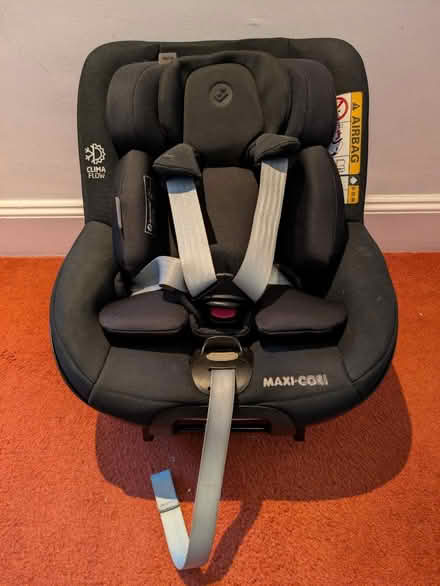 Photo of free MaxiCosi 360 Pebble/Pearl car seats (HP22 Halton Camp) #4