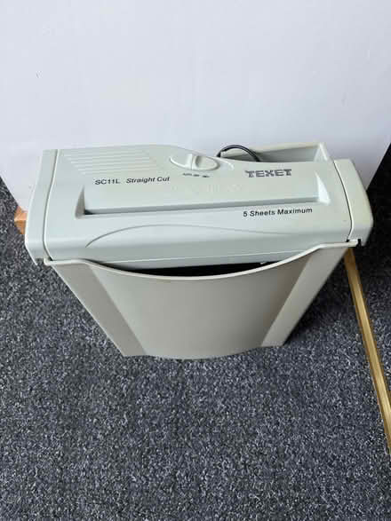 Photo of free Texet paper shredder (CV22 Paddox) #1