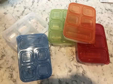 Photo of free set of 4 Easy Lunchboxes (sort of bento boxes) [20886] #1