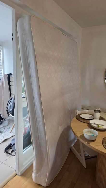 Photo of free King size mattress (St Paul's road, n12th) #1