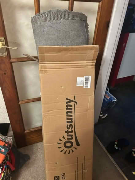 Photo of free Centre rug (DY4) #2