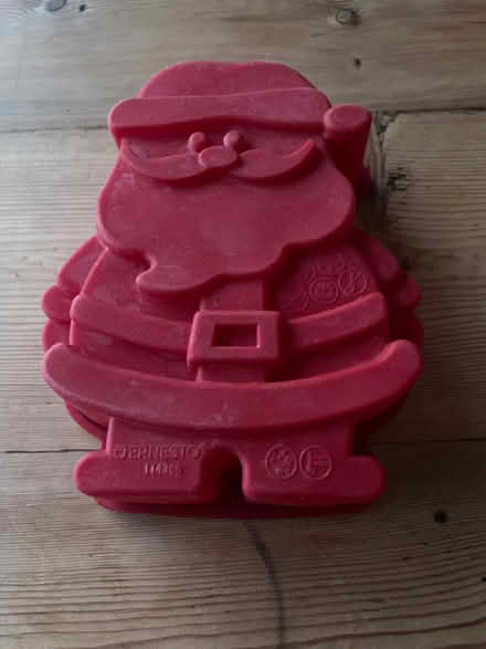 Photo of free Santa silicon baking mould (Woodmancote GL11) #1