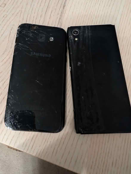 Photo of free Old Broken Samsung and Sony Mobile Photos (Putnoe MK41) #1