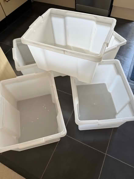 Photo of free 5 plastic storage pots (Welling DA16) #1