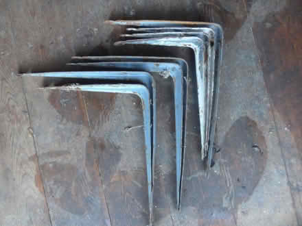 Photo of free shelf brackets (Cam GL11) #1