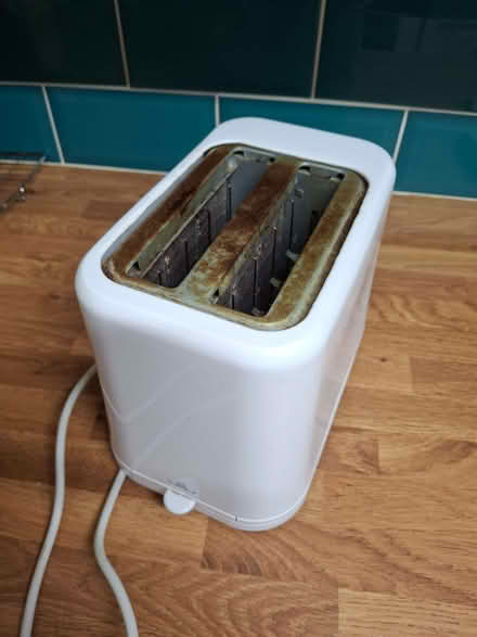 Photo of free 2 slice toaster (Penrith CA11) #2