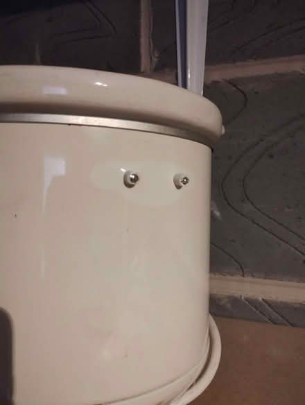 Photo of free 1.5l slow cooker (broken handle) (Pudsey LS28) #2