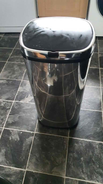 Photo of free Electric bin (thornton heath CR7) #2