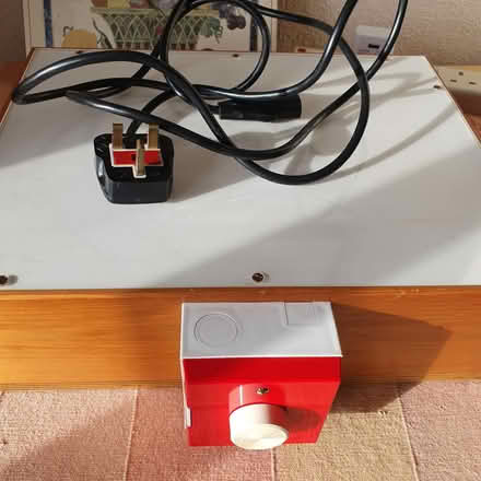 Photo of free Light box (DE21) #2