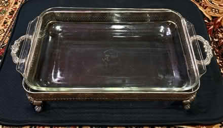 Photo of free glass baking pan on holder (near Cabin John Village) #1