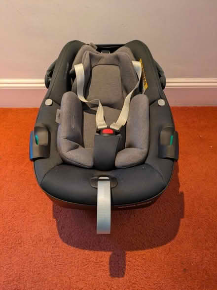 Photo of free MaxiCosi 360 Pebble/Pearl car seats (HP22 Halton Camp) #1