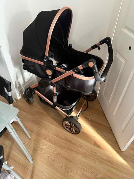 Photo of free Stroller + Car Seat(Magic ZC) (Leyton Grange E10) #3