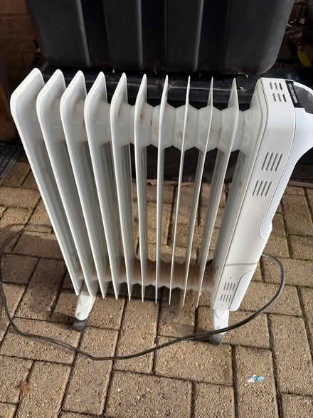 Photo of free Oil Filled Radiator (Waterlooville PO7) #2